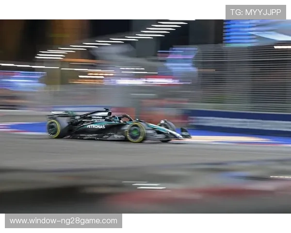 F1赛季高潮不断 各车队竞争激烈 多位车手力争世界冠军 F1赛季高潮不断 各车队竞争激烈 多位车手力争世界冠军