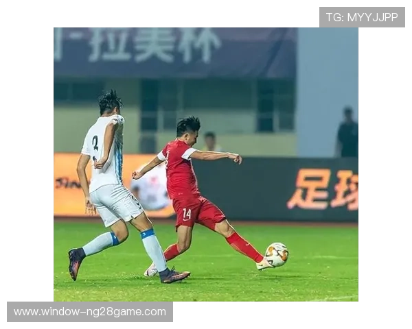 中国足球热身赛大胜泰国队，年轻球员表现亮眼助力冲击世界杯