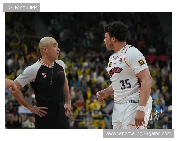 中国篮球联赛激战正酣多队争夺季后赛席位风云再起 中国篮球联赛激战正酣多队争夺季后赛席位风云再起