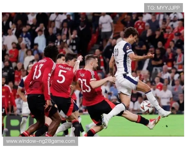 多特蒙德在新赛季展现强劲势头 球迷热议球队未来前景 多特蒙德在新赛季展现强劲势头 球迷热议球队未来前景